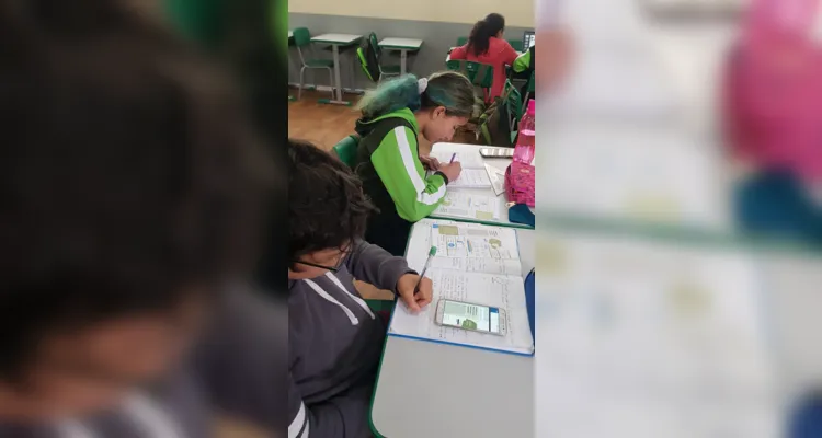 Anuário do Grupo aRede auxilia na aula de Geografia em Imbaú