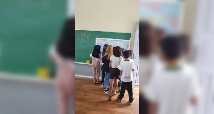 Anuário do Grupo aRede auxilia na aula de Geografia em Imbaú