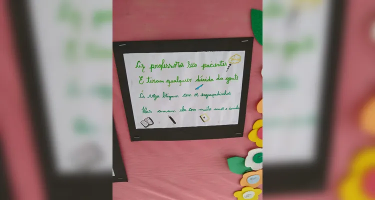 Alunos de Jaguariaíva realizam homenagem ao Dia do Professor