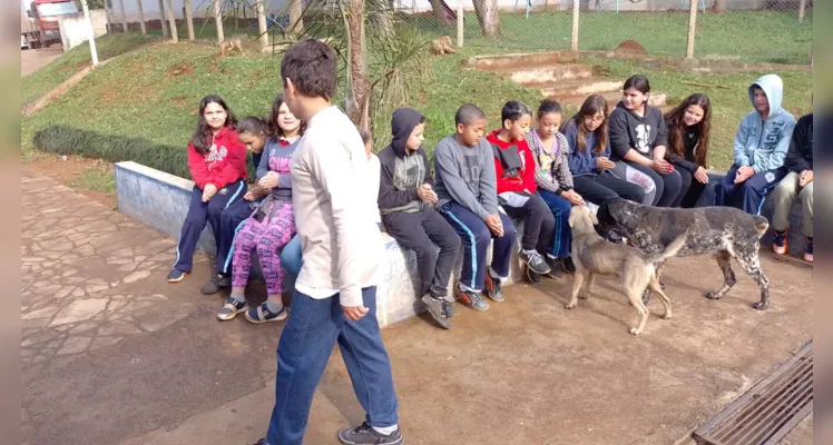 Semana da Criança envolve alunos e familiares em Castro