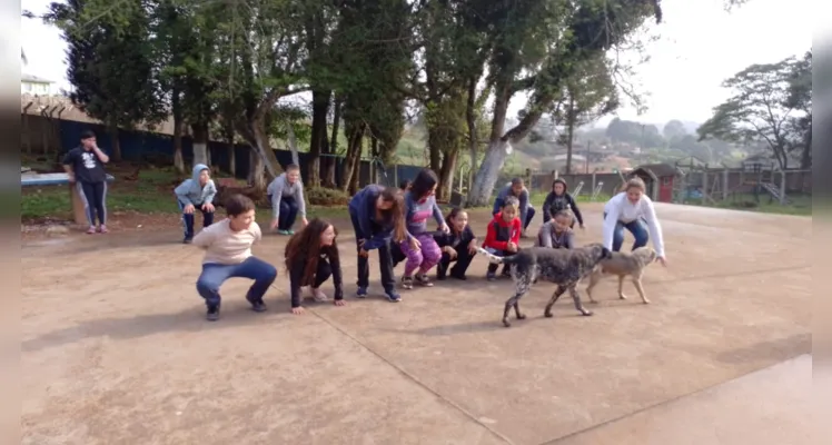 Semana da Criança envolve alunos e familiares em Castro