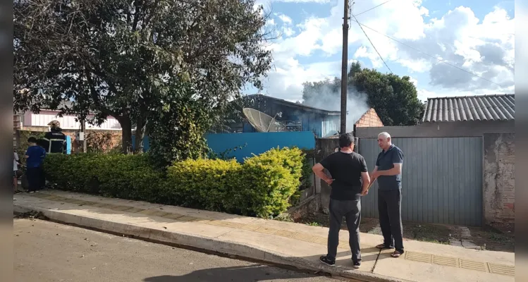 Mulher teria saído da residência cerca de meia hora antes do incêndio para ir ao mercado