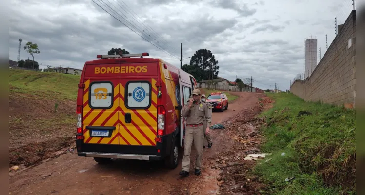 Homem estava inconsciente e foi atendido pelos Bombeiros e Samu