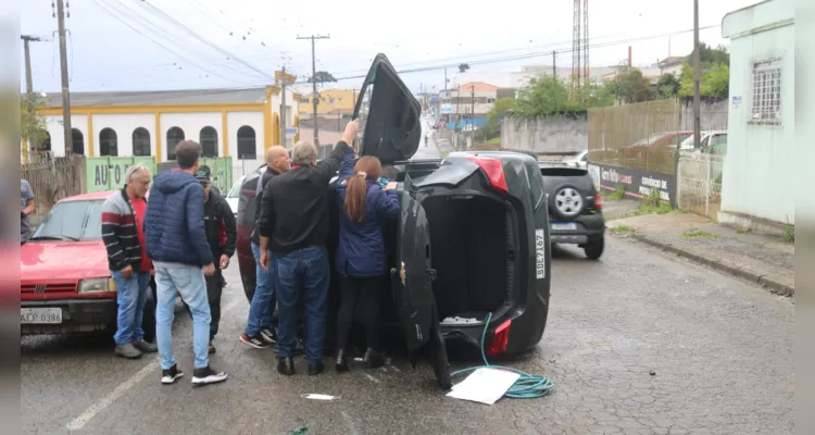 O acidente ocorreu na rua Generoso Martins de Araújo, na Nova Rússia. Colisão envolveu um GM Ônix e um VW Gol
