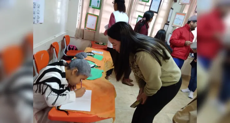 Alunos são protagonistas em projeto literário de Carambeí