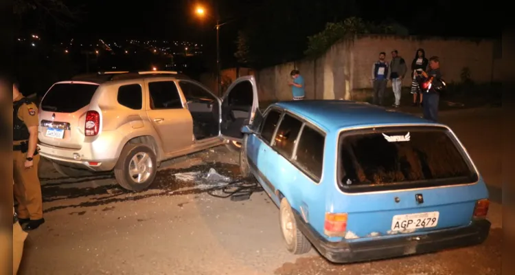 Acidente frontal aconteceu na noite deste sábado, no bairro Neves