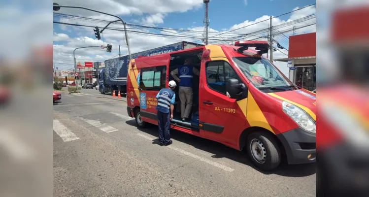 Além das equipes de socorro, também estiveram no local Agentes de Trânsito e policiais militares