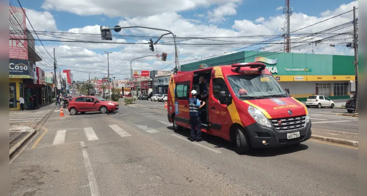 Além das equipes de socorro, também estiveram no local Agentes de Trânsito e policiais militares