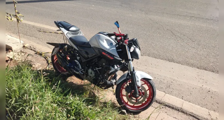 No momento do acidente, o caminhão seguia pela pista da esquerda, enquanto a moto vinha pelo corredor central