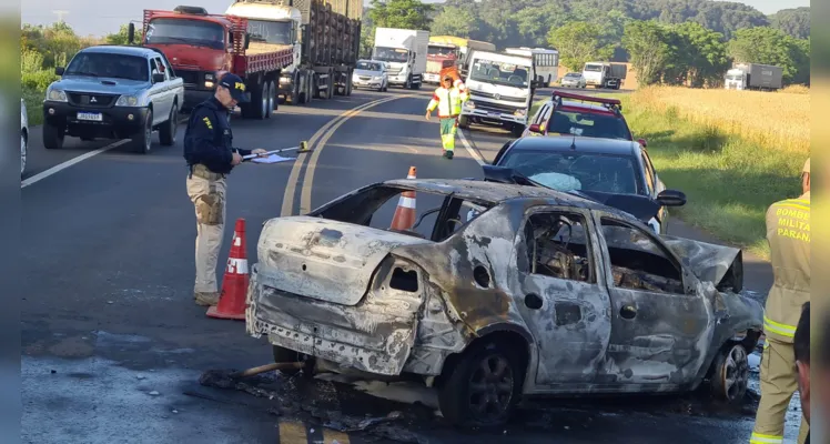 Equipes da PRF e Corpo de Bombeiros foram ao local