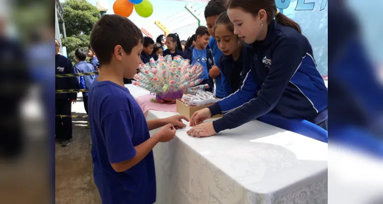 Atividade em escola de PG desenvolve trabalho em equipe