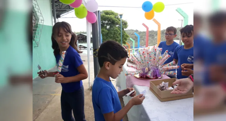 Atividade em escola de PG desenvolve trabalho em equipe