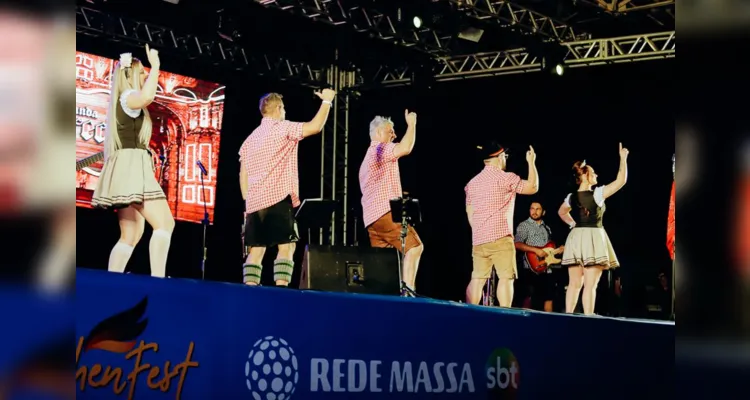 Até o dia 03 de dezembro o palco principal da Festa Nacional do Chope Escuro vai receber artistas consagrados, novos talentos e estrelas locais