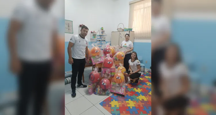 Torcida 'Camisa 12 PG' promove ação social na Apae
