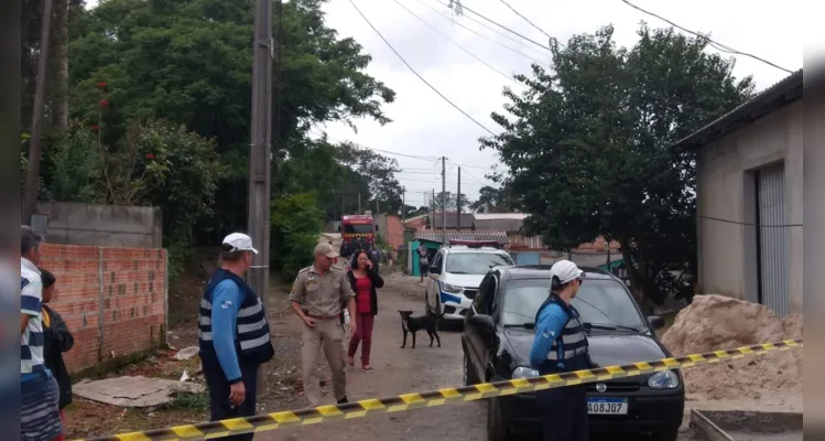 Acidente aconteceu na manhã desta segunda-feira (17), na Rua Teixeira de Freitas