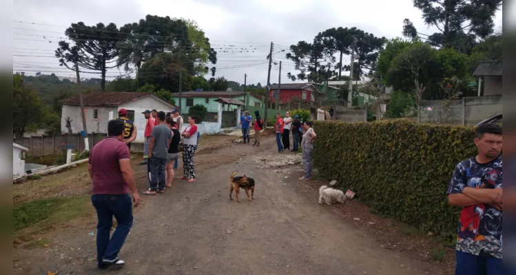 Acidente aconteceu na manhã desta segunda-feira (17), na Rua Teixeira de Freitas