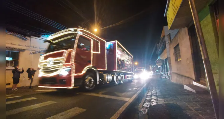 População de Ponta Grossa sentiu de perto a magia do Natal.