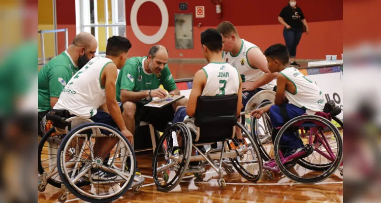 PR garante bolsas a atletas e leva esporte aos 399 municípios em 2022
