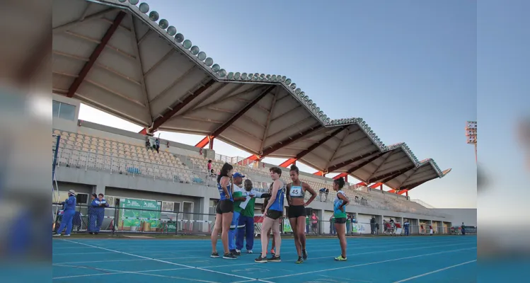 PR garante bolsas a atletas e leva esporte aos 399 municípios em 2022