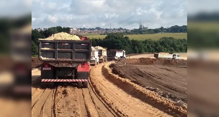 Gestora municipal ainda se pronunciou sobre o andamento dos trabalhos no terreno e nas vias situadas no entorno da nova indústria