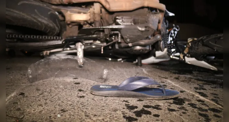 Motociclista sofreu vários ferimentos ocasionados pelo acidente.