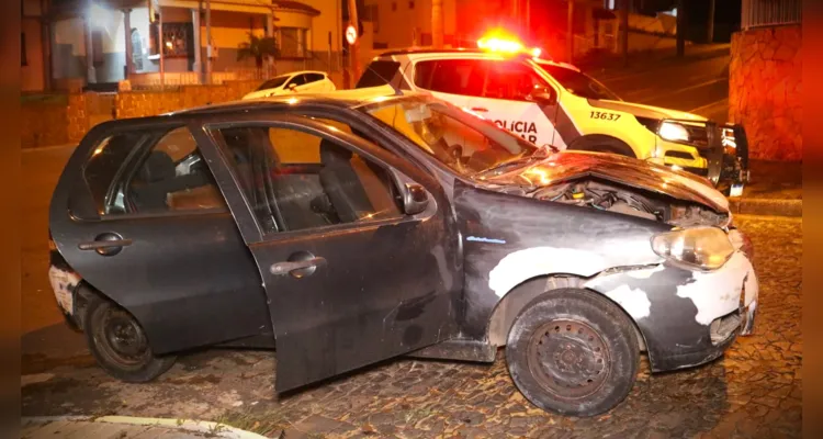 Condutor do Fiat Palio deixou o local do acidente.