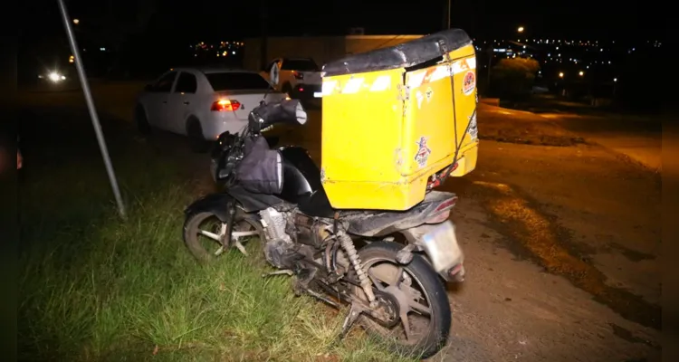 Colisão foi registrada na noite da última segunda-feira (26), em Ponta Grossa.