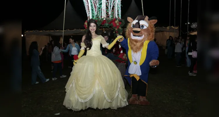 A Bela e a Fera também estão no 'Natal Encantado' de Ponta Grossa.