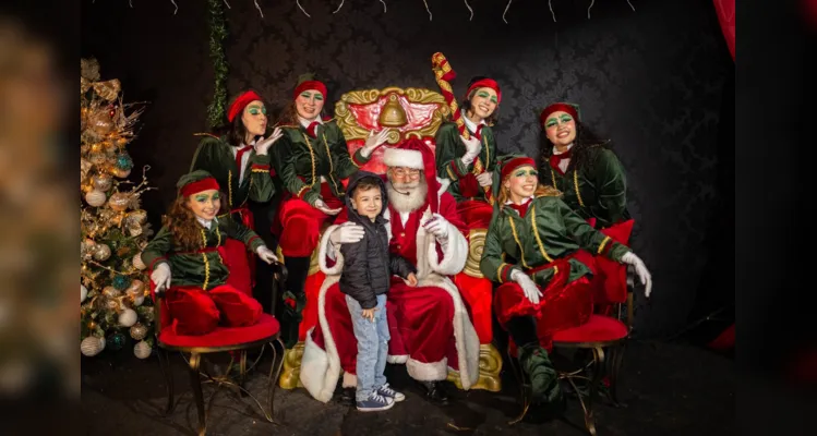 Papai Noel e os duendes estarão esperando os visitantes do parque.