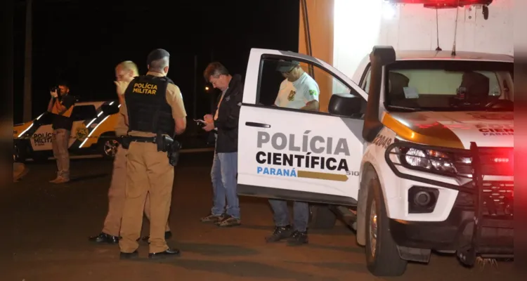 Equipes da Polícia Militar (PM) e da Polícia Científica estiveram no local da ocorrência