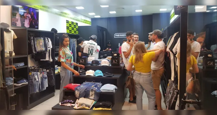 Resenha Store oferece descontos de até 50% em todos os produtos