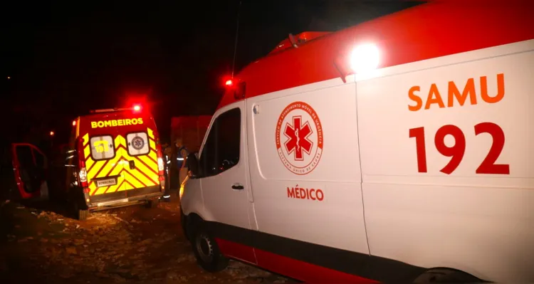 Equipe do Samu foi acionada, já que um dos projéteis ficou alojado nas costas da vítima.