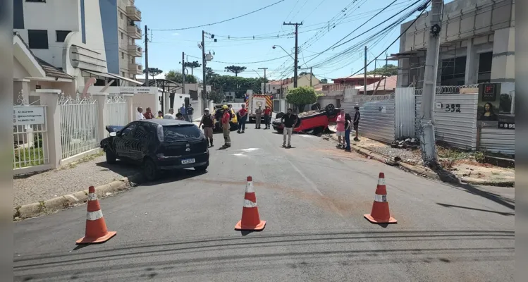 Colisão entre dois veículos ocorreu na tarde desta quarta-feira (28), na Vila Estrela