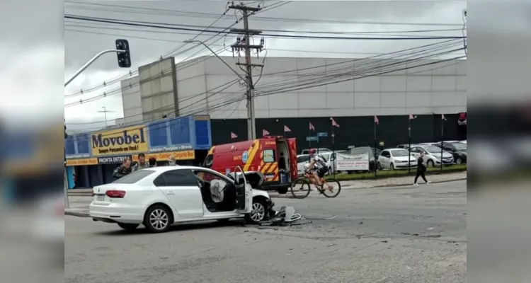 Vários acidentes foram registrados nas ruas de Curitiba