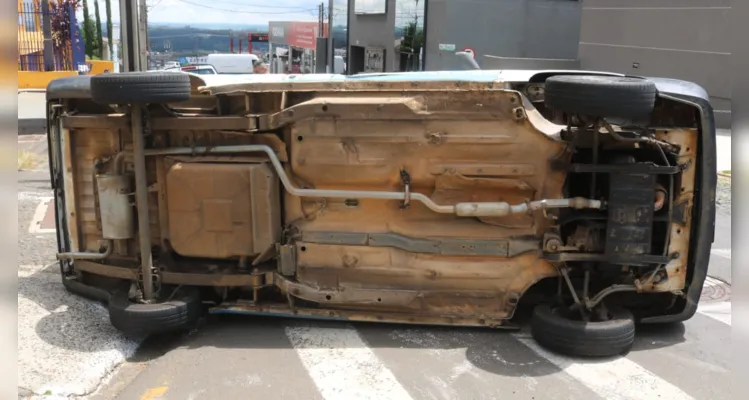 Fiorino seguia pela rua Júlia Lopes, quando foi atingida pela Doblô, que vinha pela Ernesto Vilela sentido centro