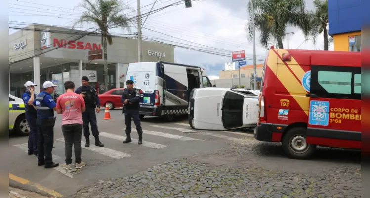 Fiorino seguia pela rua Júlia Lopes, quando foi atingida pela Doblô, que vinha pela Ernesto Vilela sentido centro