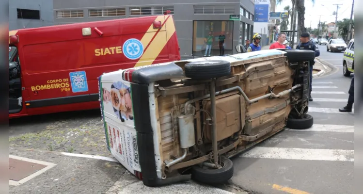 Fiorino seguia pela rua Júlia Lopes, quando foi atingida pela Doblô, que vinha pela Ernesto Vilela sentido centro