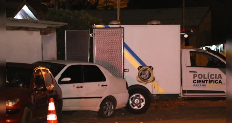 Equipes do Corpo de Bombeiros (Siate) e do Samu estiveram no local do homicídio e constataram a morte. Polícia Militar também foi acionada