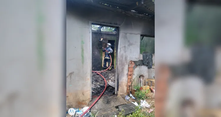 Para atender o caso, foi acionada uma equipe ABTR e três agentes do corpo de bombeiros