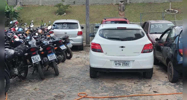 Após os furtos realizados na capital, os veículos eram levados para Campo Largo, onde era organizado o transporte para Ponta Grossa