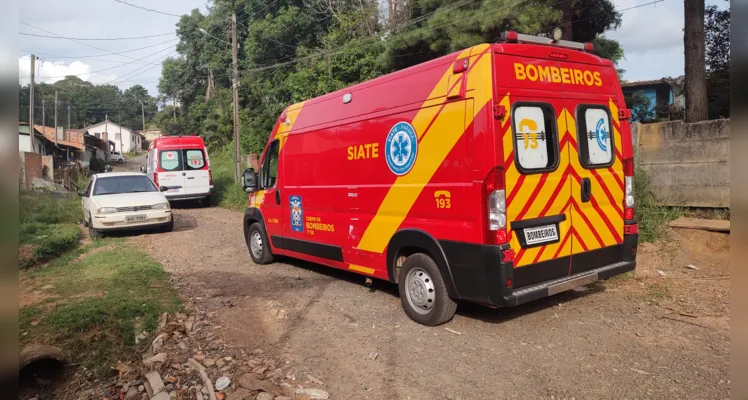 Equipes do Corpo de Bombeiros (Siate) e do Samu prestaram atendimento à ocorrência