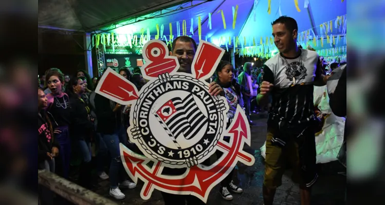 Apresentação das escolas de samba de Ponta Grossa aconteceu no Parque Ambiental