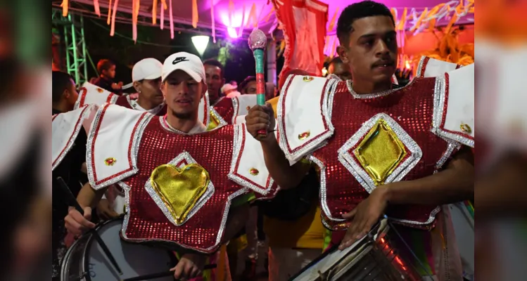 Apresentação das escolas de samba de Ponta Grossa aconteceu no Parque Ambiental