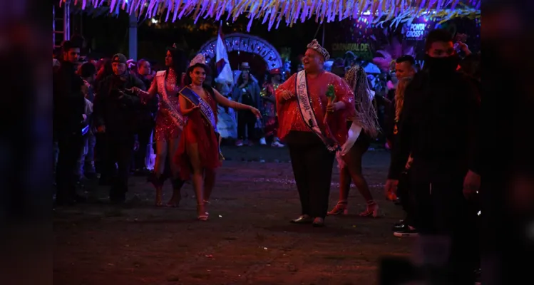 Apresentação das escolas de samba de Ponta Grossa aconteceu no Parque Ambiental