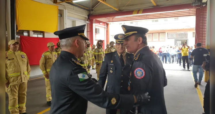 Cerimônia aconteceu nesta sexta-feira (24) no quartel do Corpo de Bombeiros