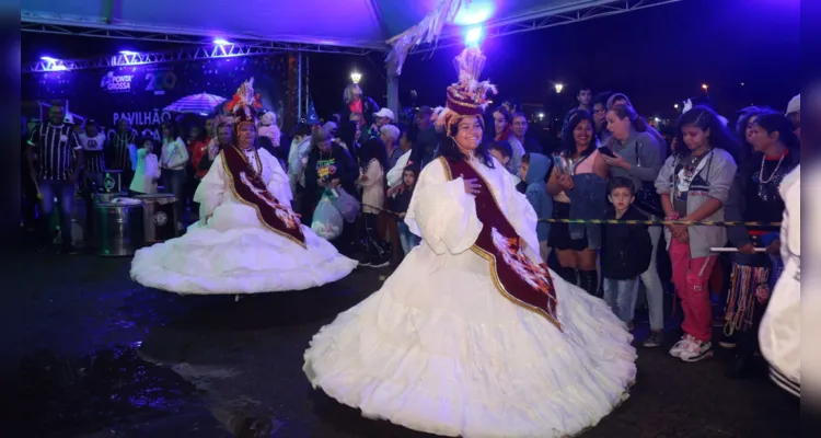 Apresentação das escolas de samba de Ponta Grossa aconteceu no Parque Ambiental