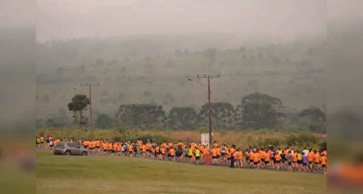 Com 1.250 inscritos, o evento contou com percursos de 5k, 12k, 21k e corrida kids