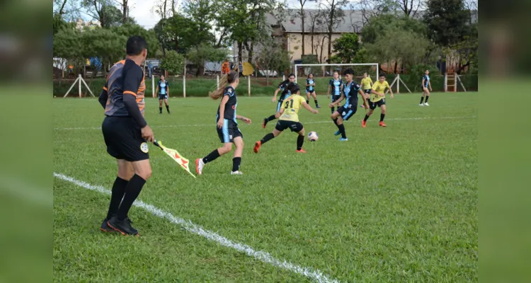 PR garante bolsas a atletas e leva esporte aos 399 municípios em 2022
