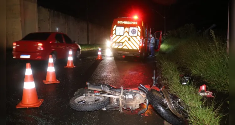 Motociclista ficou ferido e foi socorrido pelo Siate do Corpo de Bombeiros