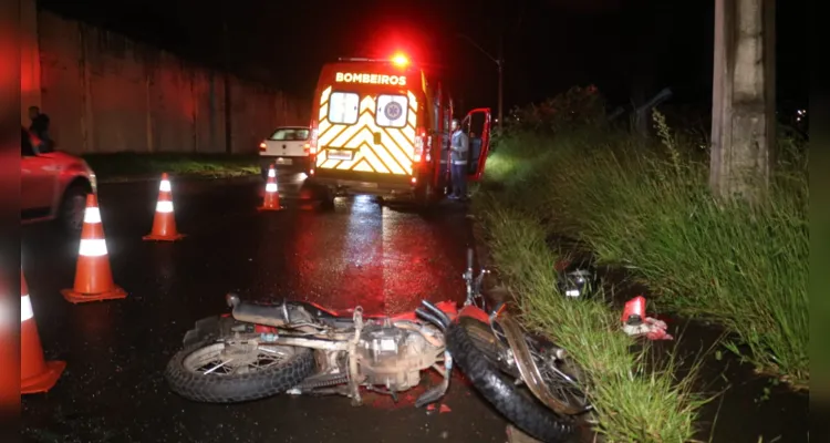 Motociclista ficou ferido e foi socorrido pelo Siate do Corpo de Bombeiros